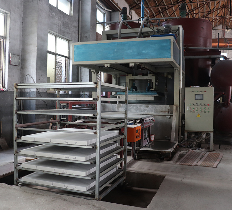 西廠區(qū)壓制成型設備